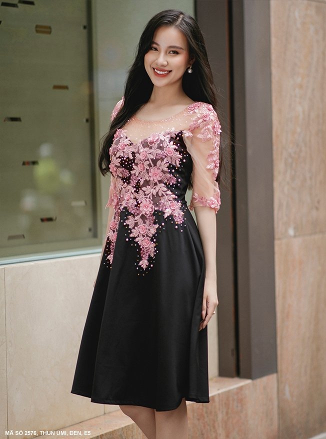 MyDu Shop | MS 2576 – Đầm Xòe Trung Niên Đắp Ren Thêu Hoa Tay phối lưới Kết Xoàn Sang Trọng