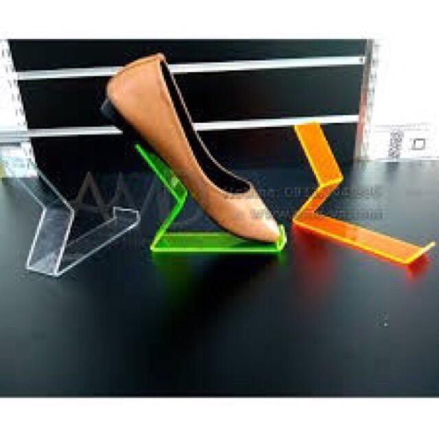 [HCM]Kệ Mica trưng bày giày dép combo 10 cái