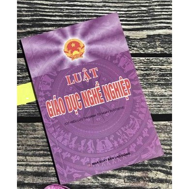 Sách Luật Giáo Dục Nghề Nghiệp (Nhà Sách Pháp Luật)