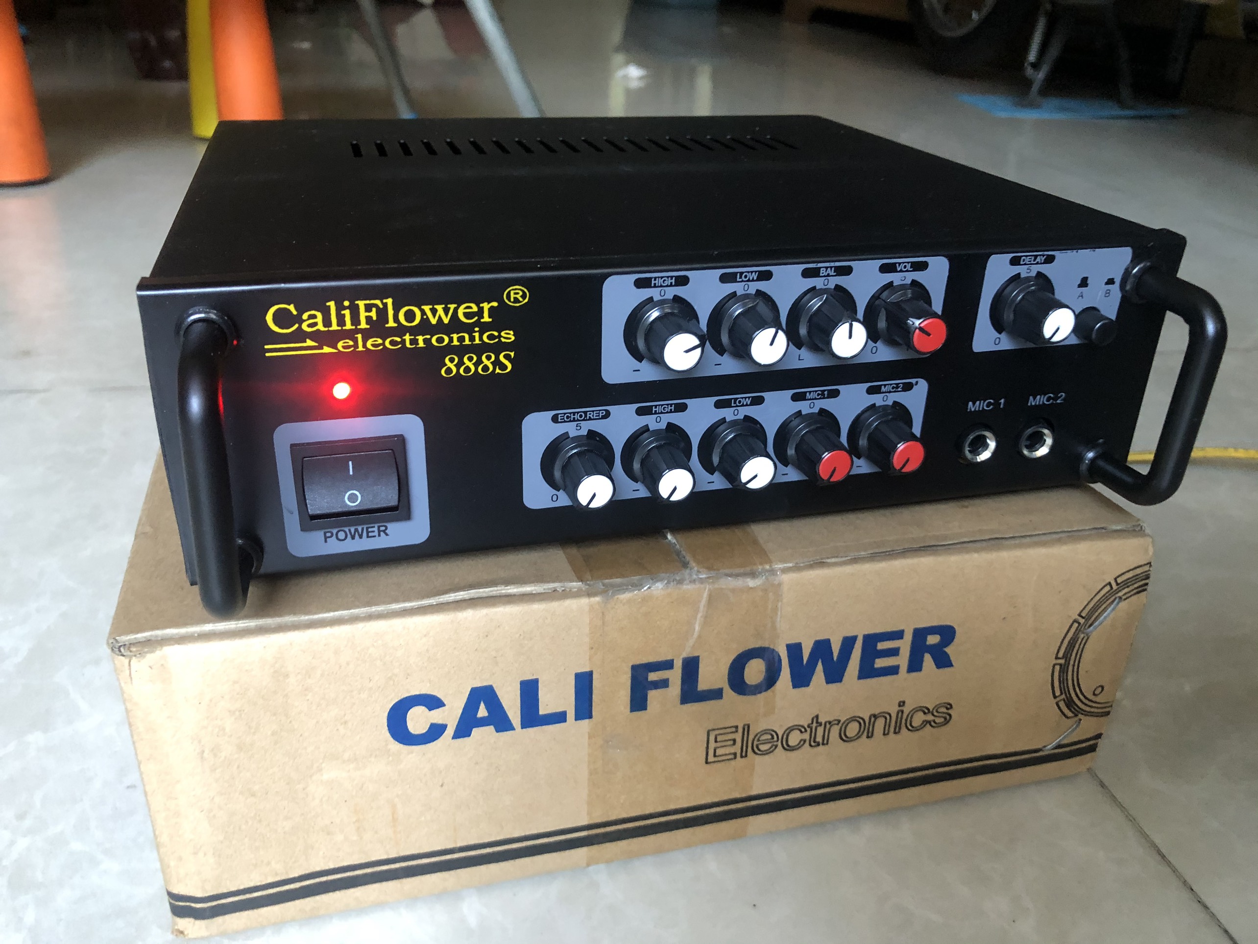 Amply Karaoke mini AC / DC 12V CALIFLOWER 888S