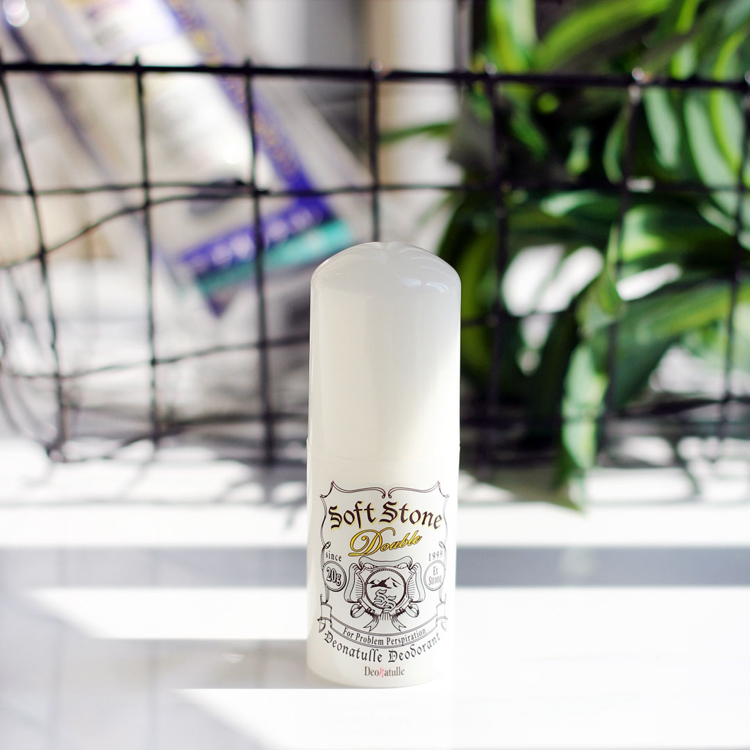 Lăn Khử Mùi Đá Khoáng Soft Stone Deonatulle 20g