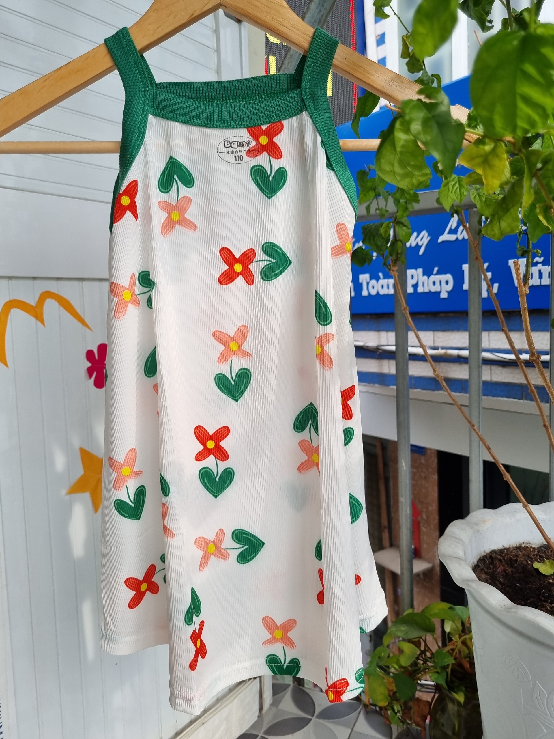 Đầm liền hai dây hoa văn cho bé gái