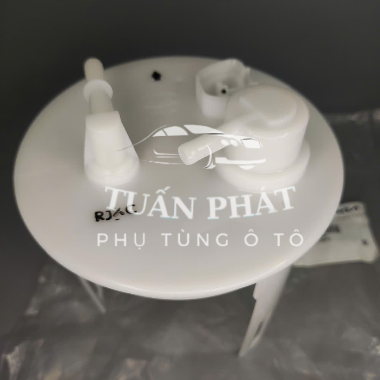 Nắp Chụp Cụm Bơm Xăng Kia Morning