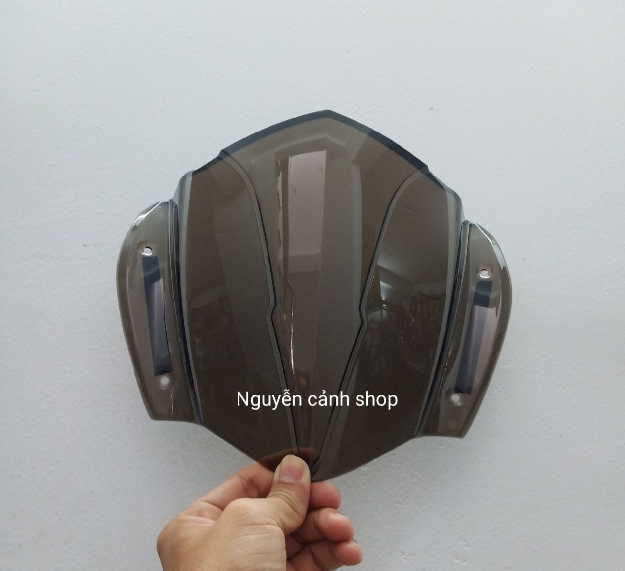 Chắn gió xe sh vn 2020