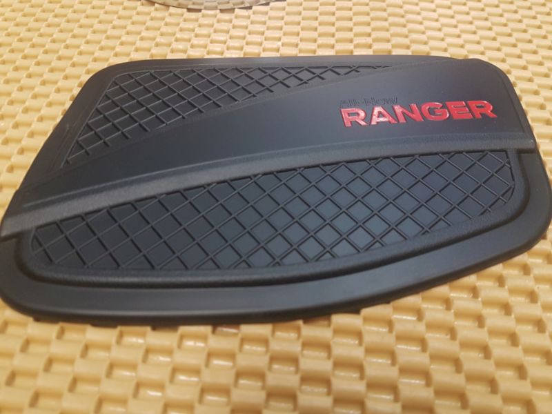 Ốp nắp bình xăng ford ranger
