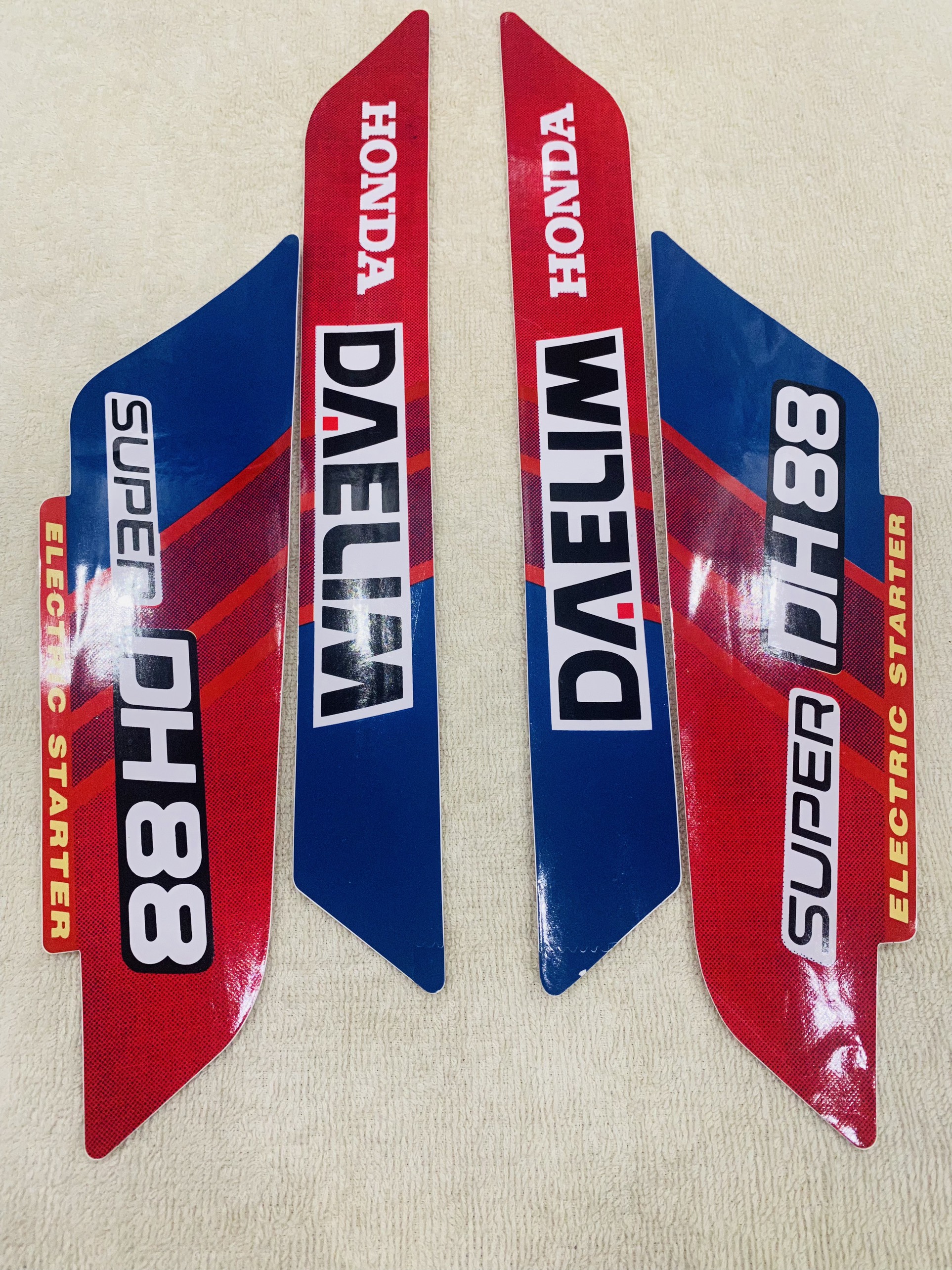 Bộ tem decal dán xe máy honda daelim dh88 màu đỏ đen zin thái siêu đẹp
