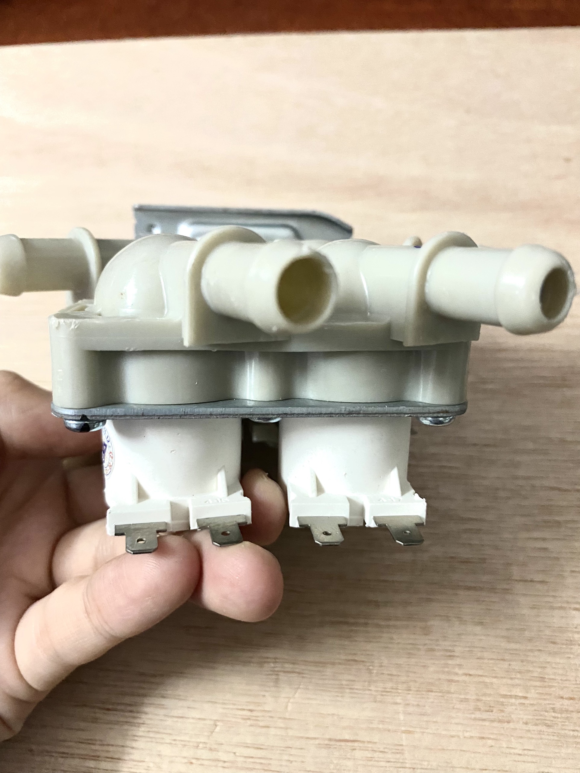 Van 4 cấp nước cho máy giặt LG 12V