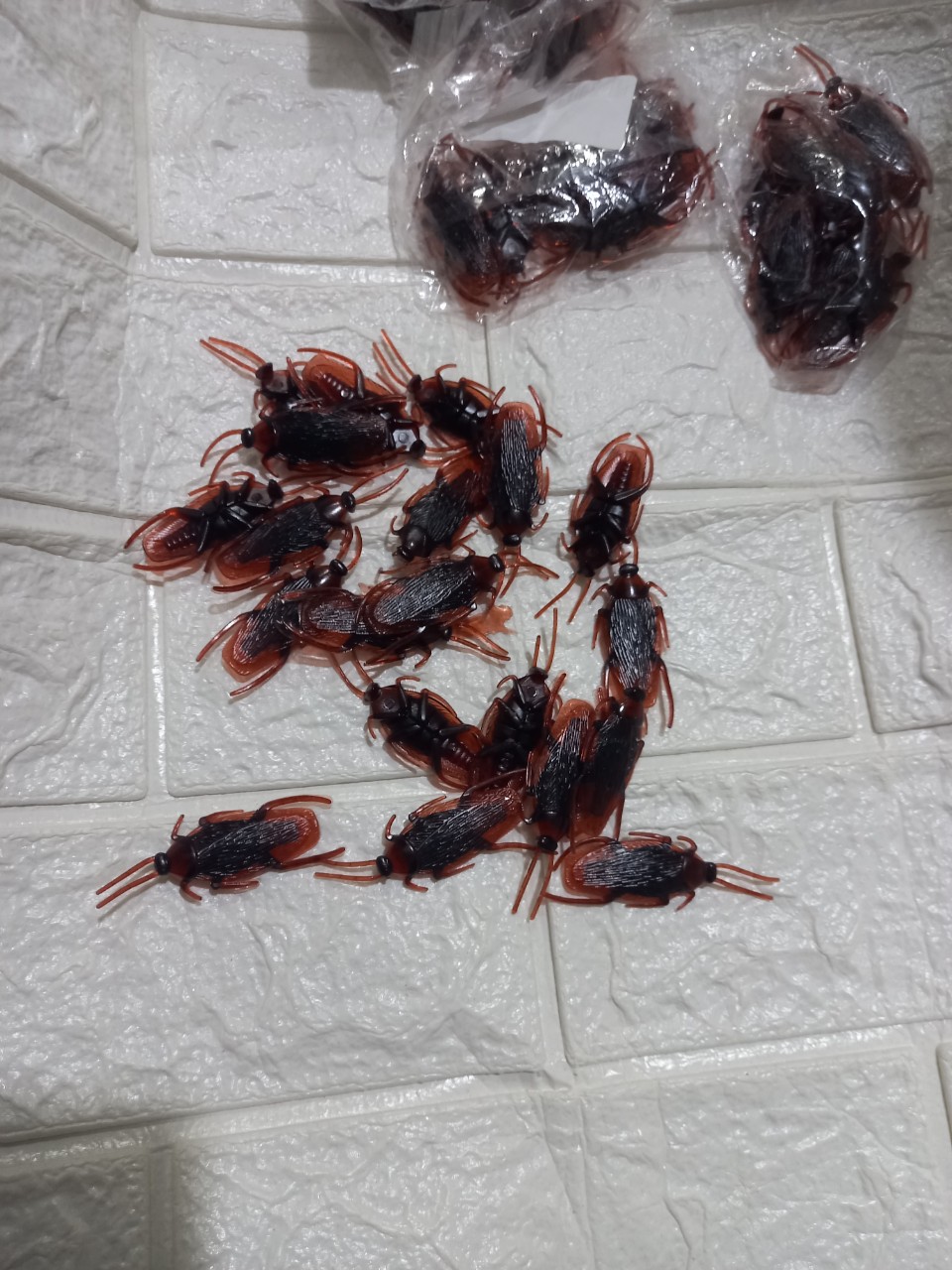 Combo 10 con gián giả nhựa dẻo 5.5cm