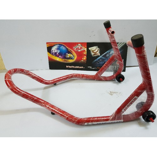 Pên nâng xe / Giá đỡ cho mọi loại xe.