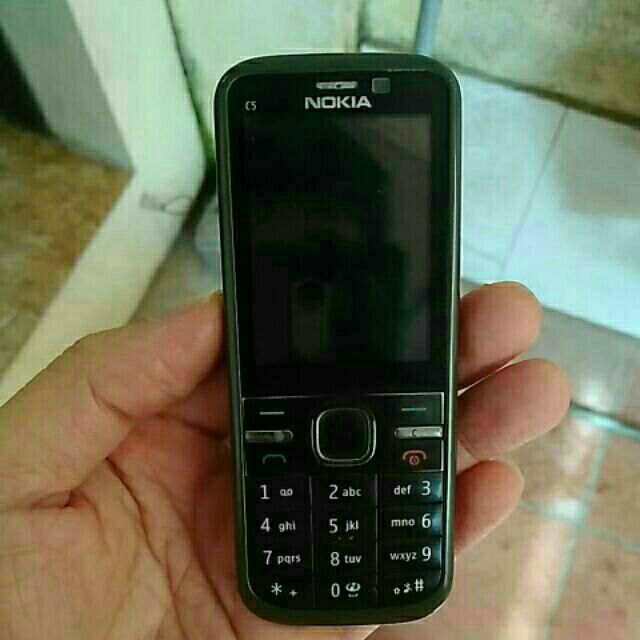 Điện thoại nokia c5 00, 002  mạng 3g, 4g nhận Các loại sim