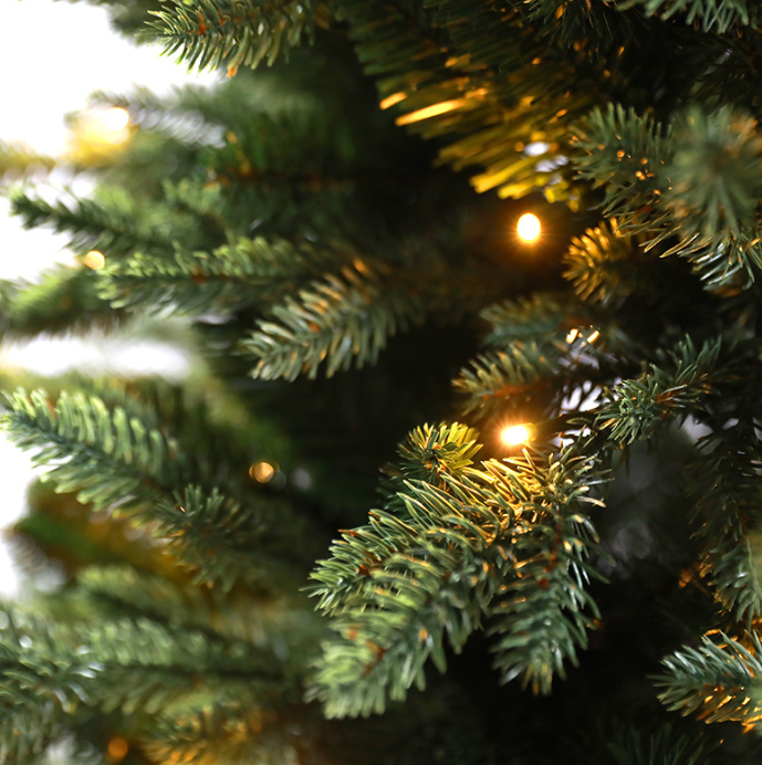 Cây thông C9 cao cấp có gắn sẵn đèn trang trí noel, giáng sinh (TÁN DÀY ĐẸP)