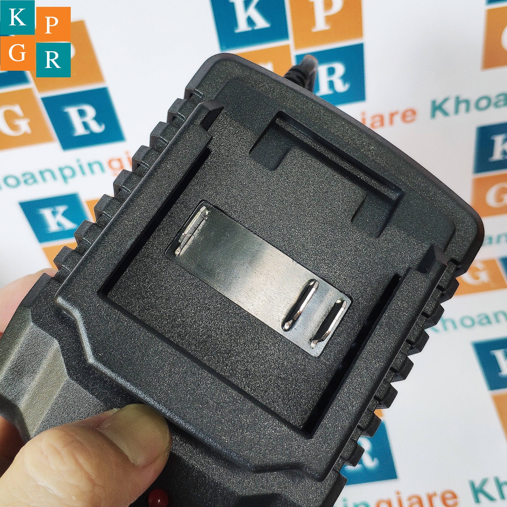 Sạc đế Makita 18V 5S 2A Li-ion dùng mạch Sạc Adapter