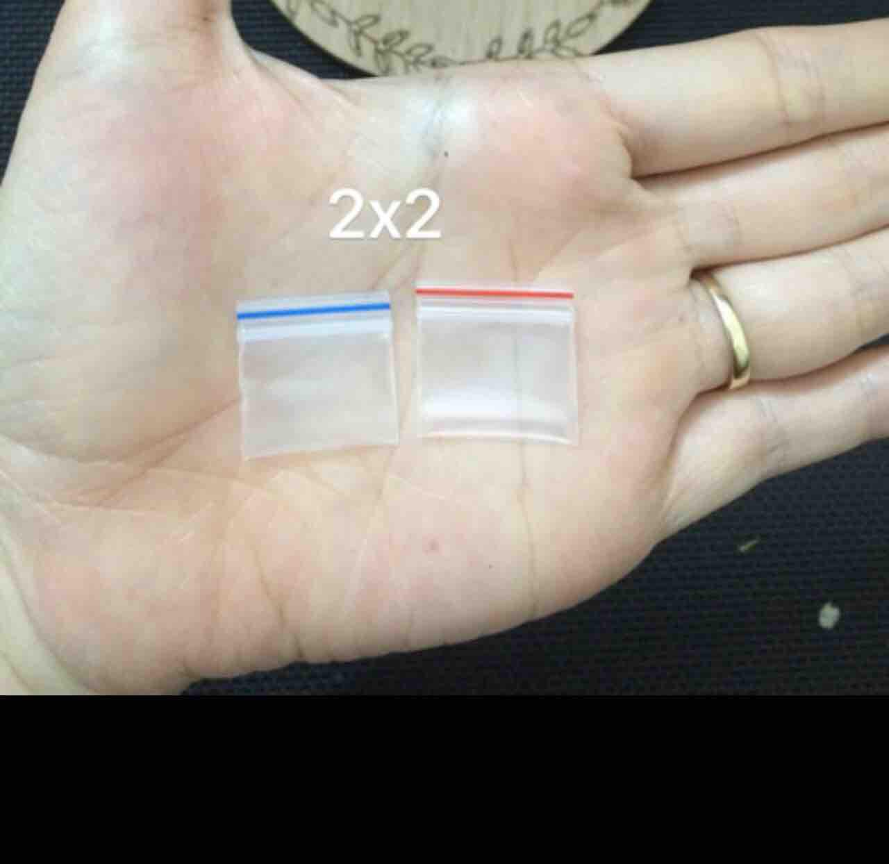 100 túi zíp KT 4x4cm