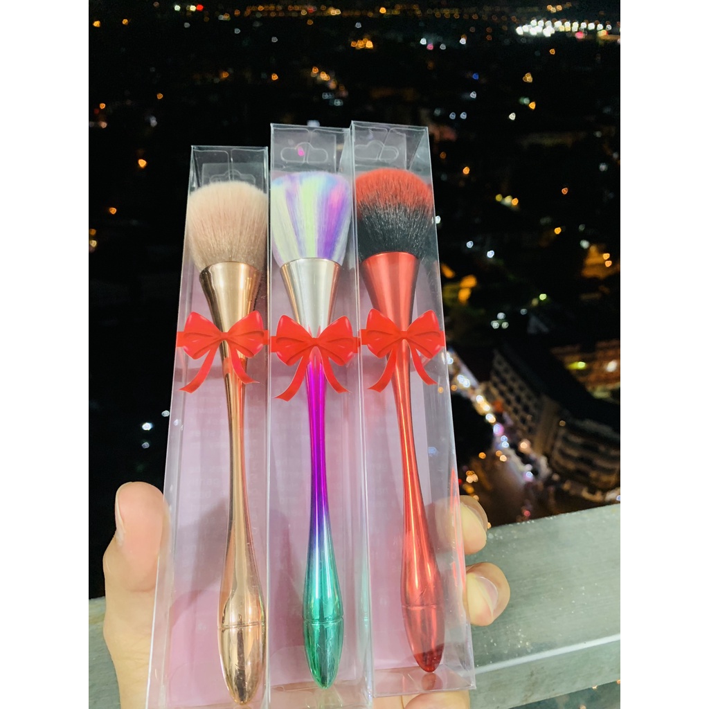 Chổi phủi bụi nail - cọ phủi bụi nail cán dài