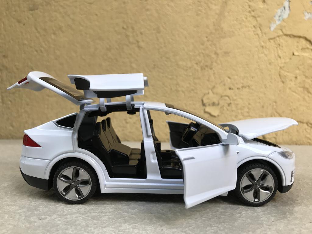 Mô hình xe ô tô TESLA Model 90X  1:32