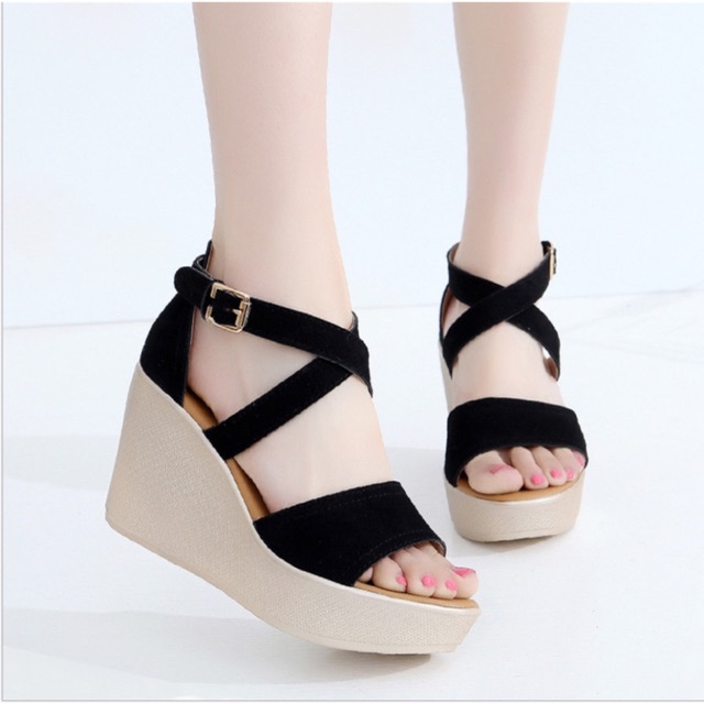 Giày đế xuồng 9 phân quai ngang chéo