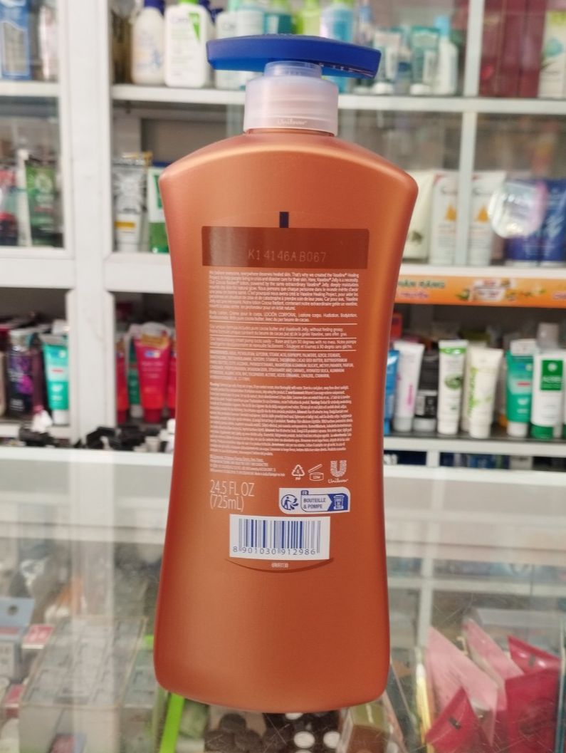 Sữa dưỡng thể Vaseline Intensive Care Cocoa Radiant 725ml