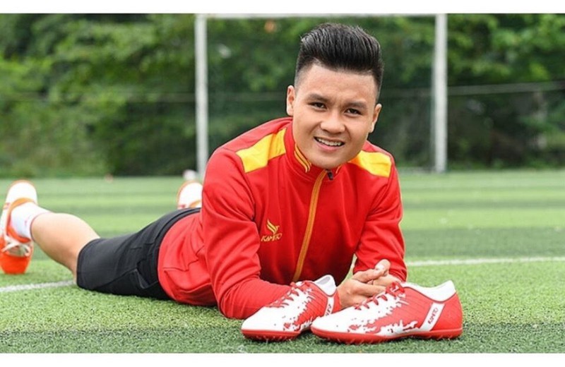 Giày đá bóng trẻ em KAMITO QUANG HẢI QH19 màu cam