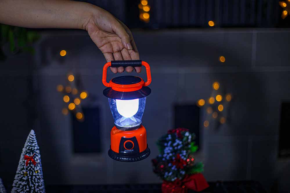 đèn LED kiểu dáng măng xông có pin sạc