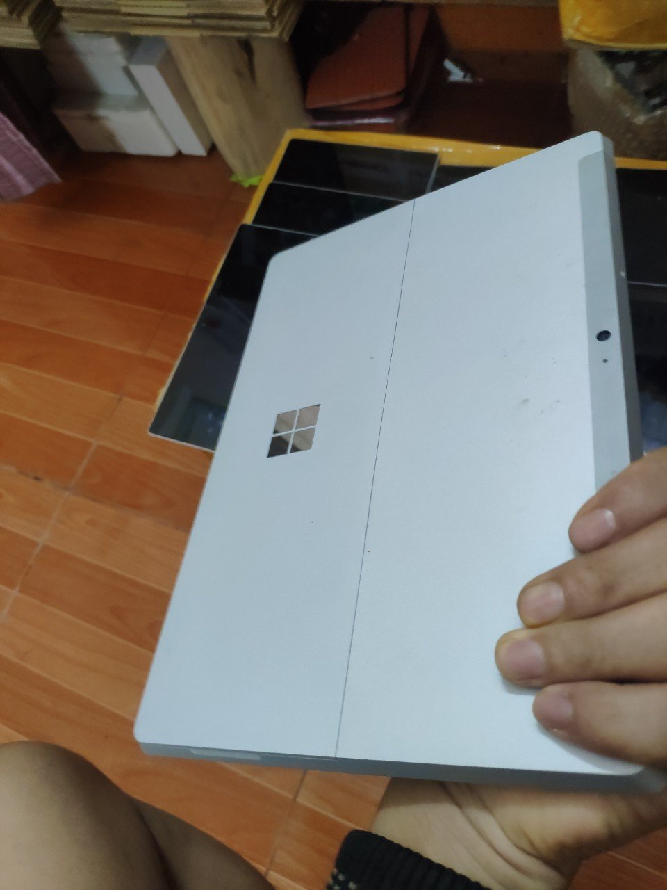 (Tặng hai phần mềm học online tienganh123 và luyenthi123)Máy Tính Bảng Surface 3 (4G + Wifi) 64GB/128GB (95%)