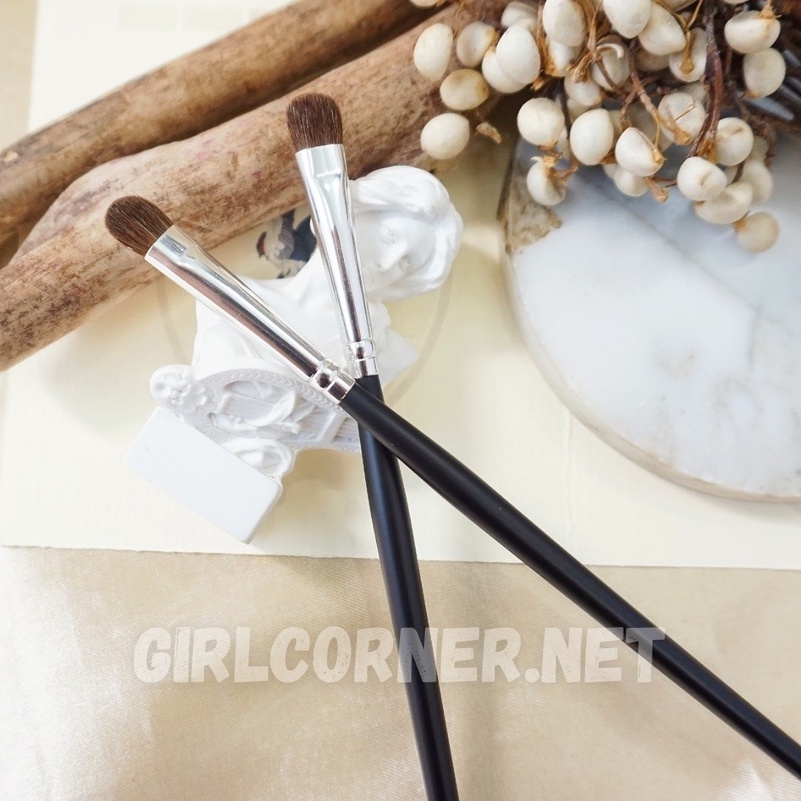 Cọ mí dưới feather b m152