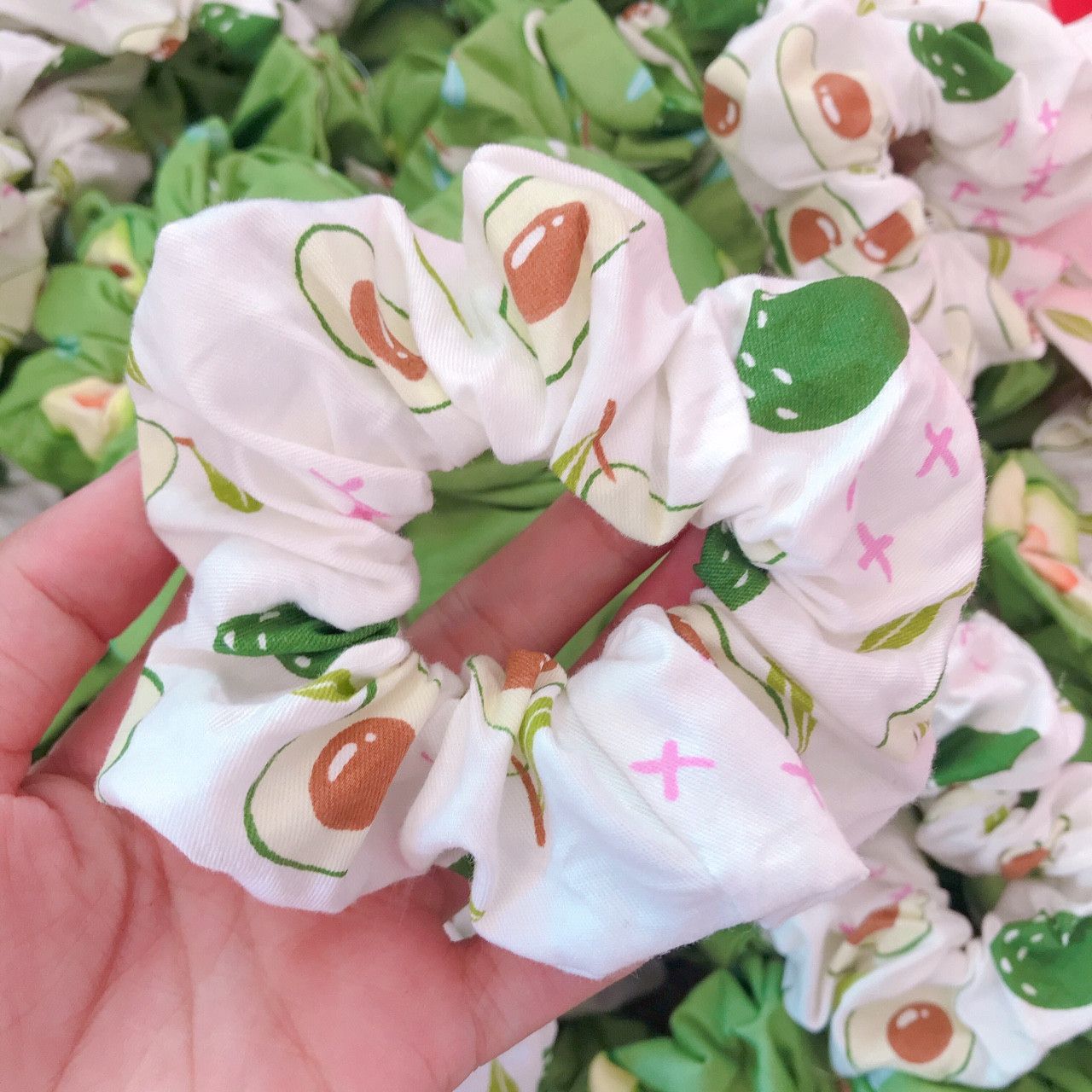 CỘT TÓC CRUNCHIES MẪU TRÁI BƠ