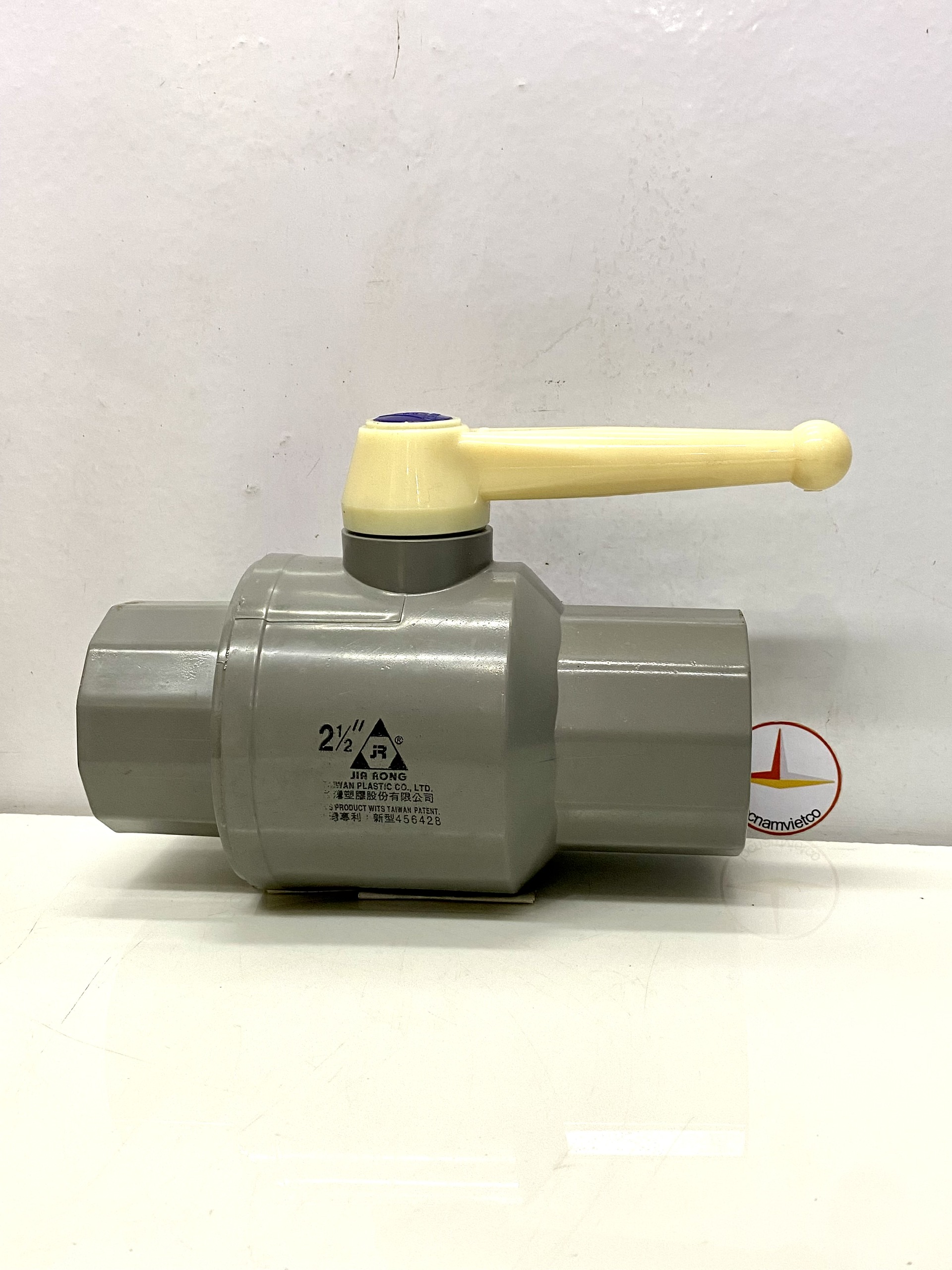 Van 76 tay trắng nhựa PVC Jiarong
