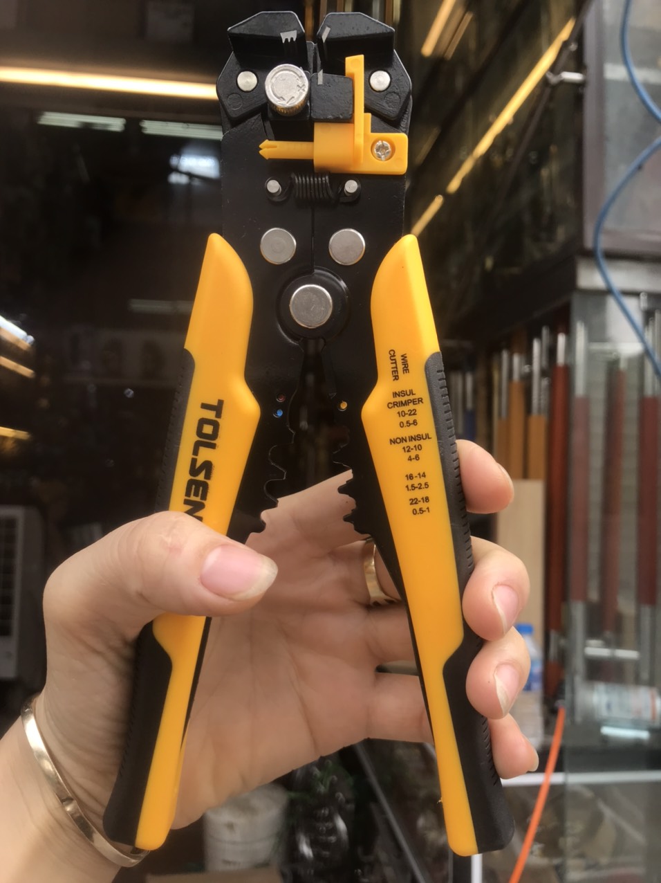 Tolsen 38048 electric wire stripper, electric wire stripping tool-Hoang Yen