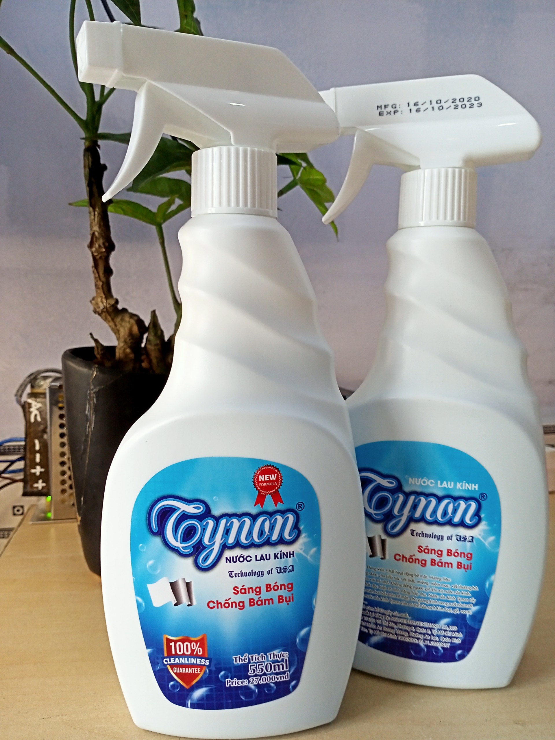 Combo 2 chai Nước lau kính Tynon 550ml