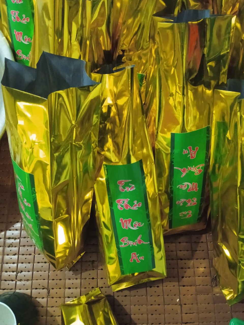 TràThảo Mộc 500gr Túi Thiếc vàng