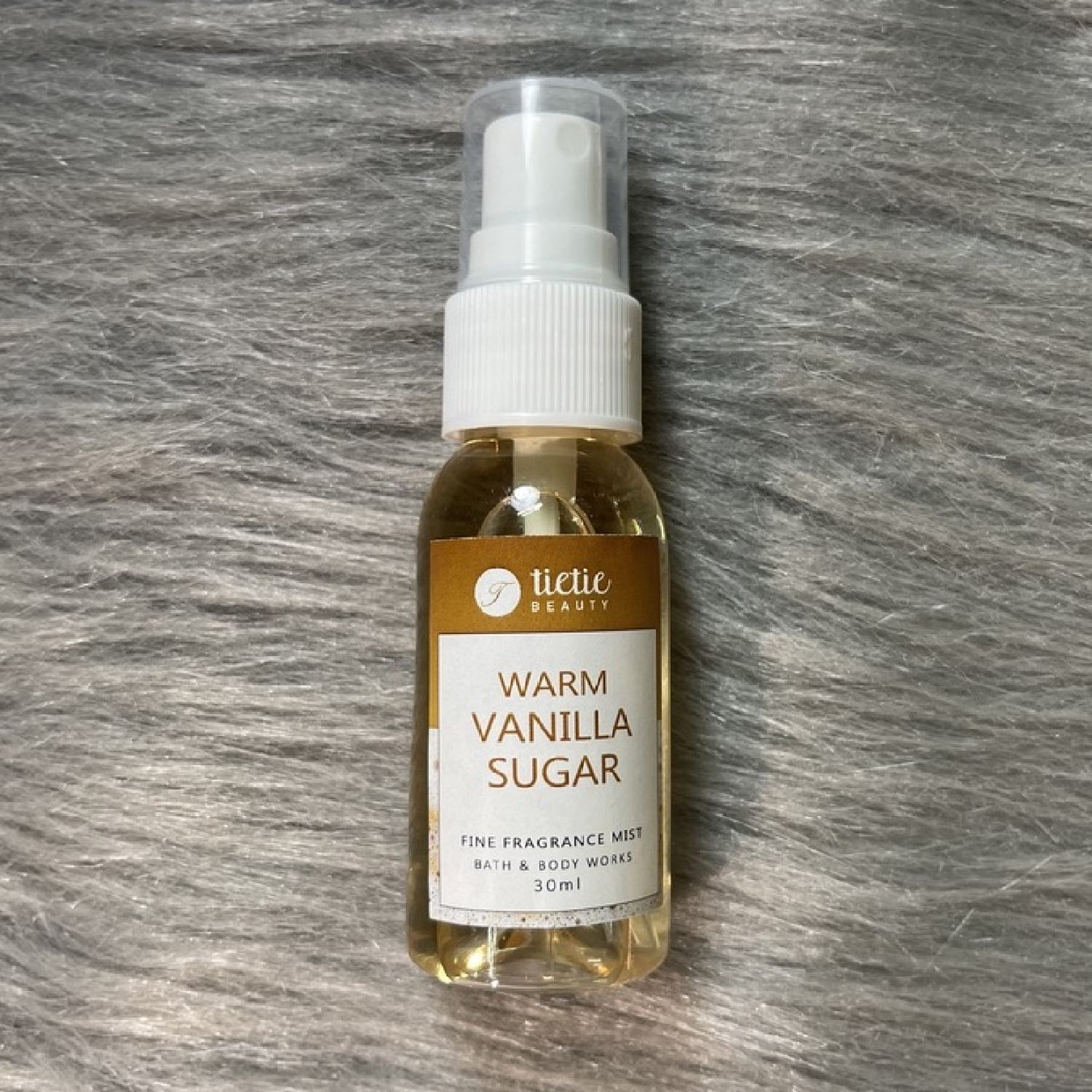Xịt thơm Body Mist Warm Vanilla Sugar - Bath & Body Works 30ml [Bill Mỹ]
