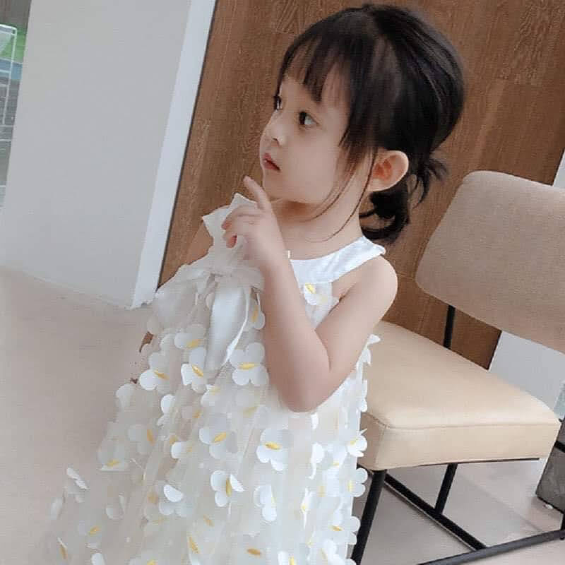 VÁY BÉ GÁI MÀU TRẮNG BƯỚM 3D