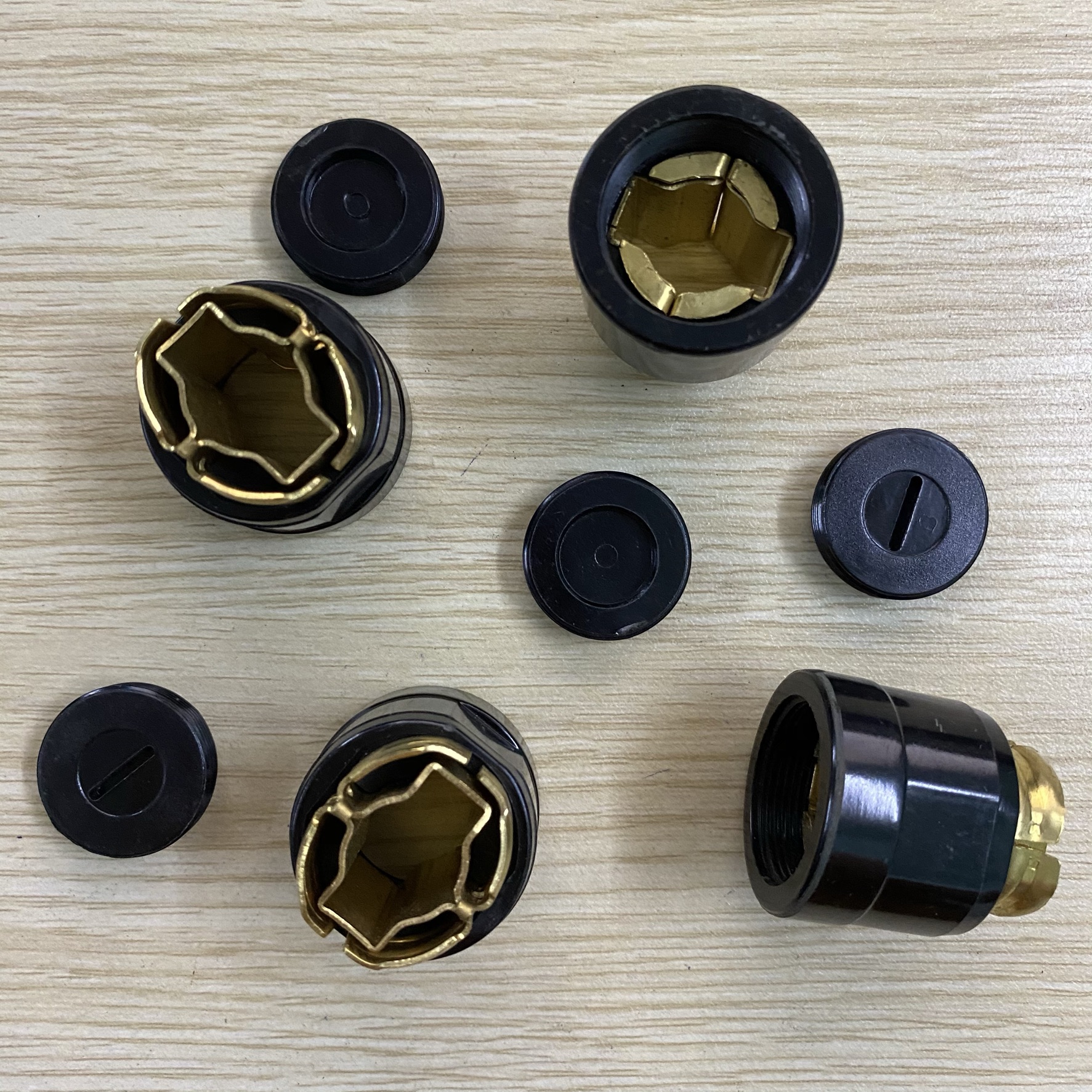 (1 cặp) ổ than CB-203A kiểu tròn dùng than 7X18 (MM) - Brush Holder 7x18, 643712-8)