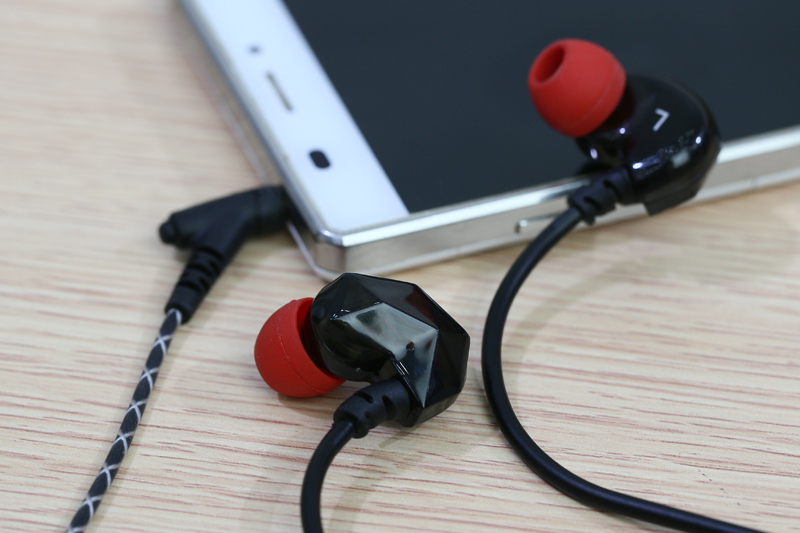 Tai nghe nhét trong Kanen S50 Đen đỏ
