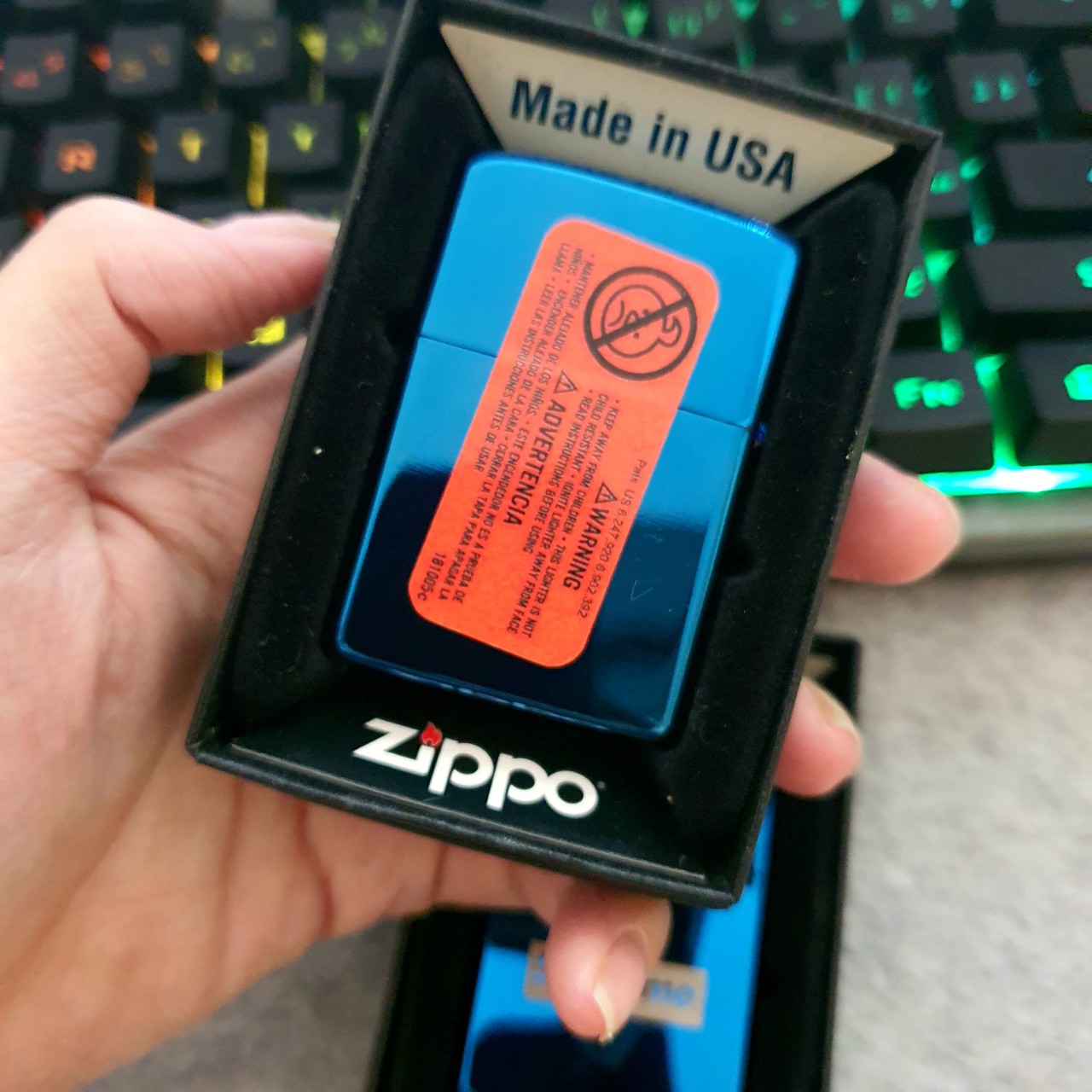 Bật Lửa Zippo Mạ Chrome Màu Xanh Logo Supreme Có Tem Đỏ ( Tặng Kèm Đá Bấc Xịn) ( Không Xăng)