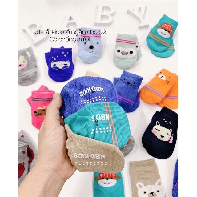 Vớ Chống Tượt Cho Bé Sơ Sinh Đến 3 Tuổi
