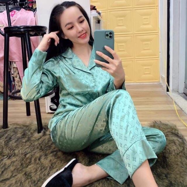 Bộ lụa gấm họa tiết kiểu mẫu mới, bộ đồ sau sinh