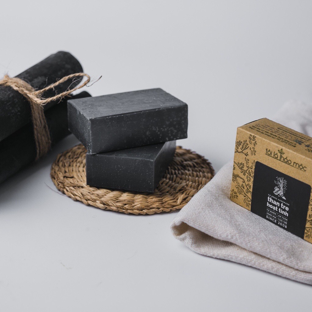 Xà Bông Handmade Than Hoạt Tính ( Tôi Là Thảo Mộc ) KLT 100gr