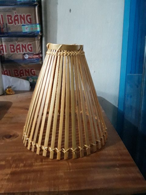 Đèn nơm tre