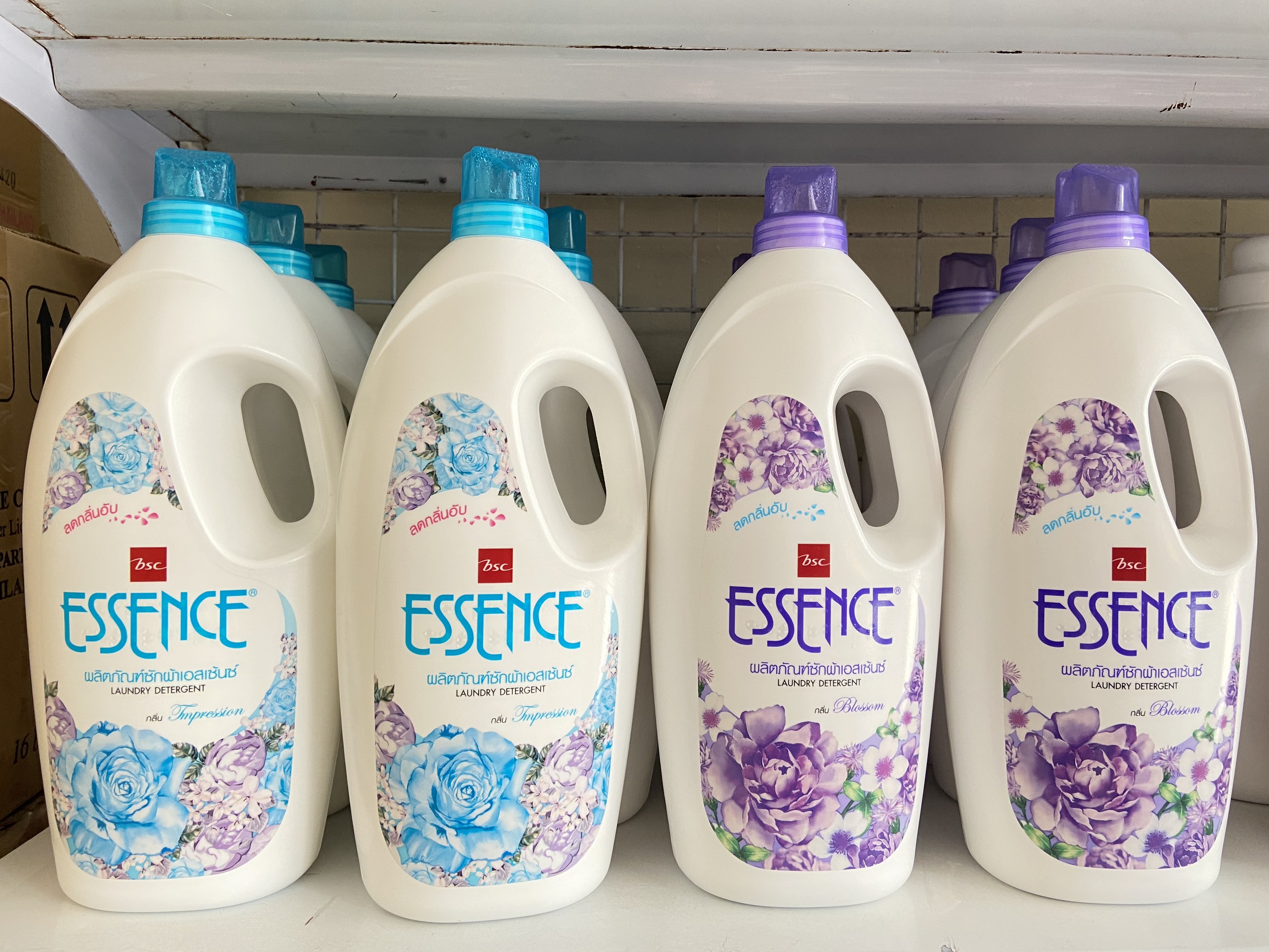 NƯỚC GIẶT ESSENCE 1900ML
