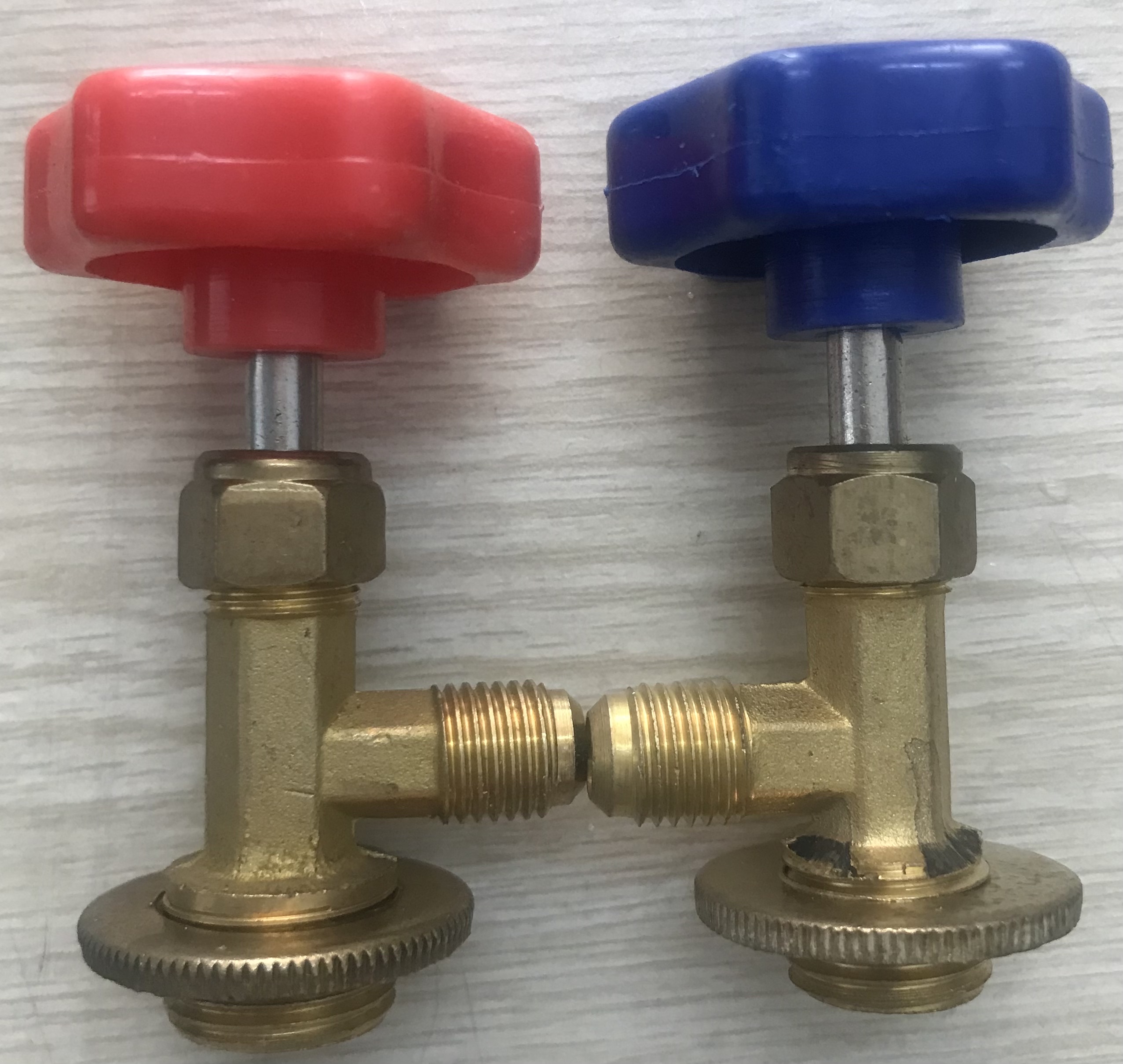 Van Gas lon 600a và 134a