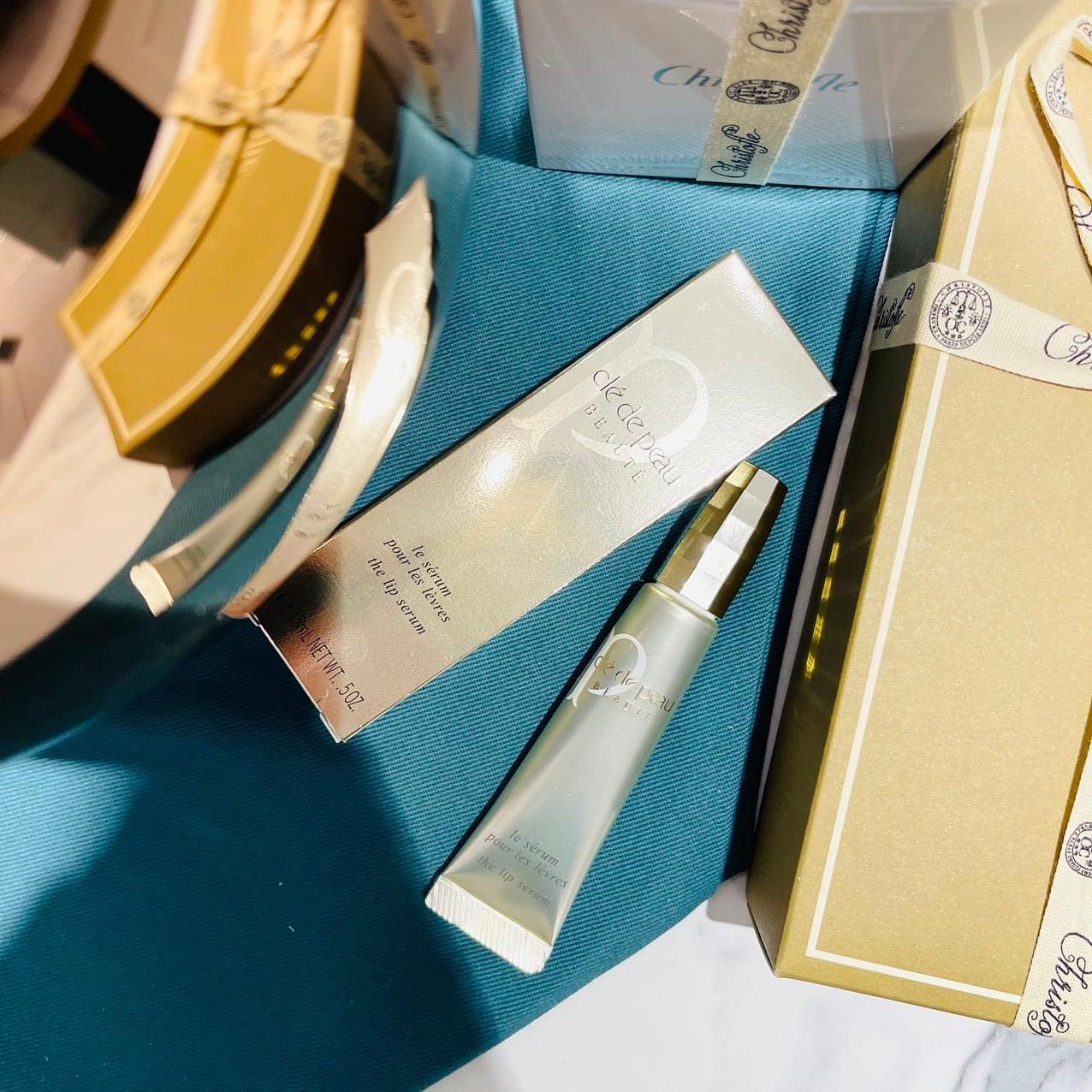 Tinh chất dưỡng môi Cle de Peau Lip Serum 15ML