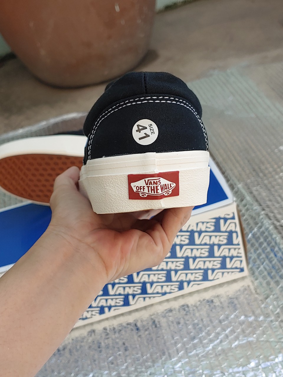 Giày bata đen full box chất vải đẹp êm chân.