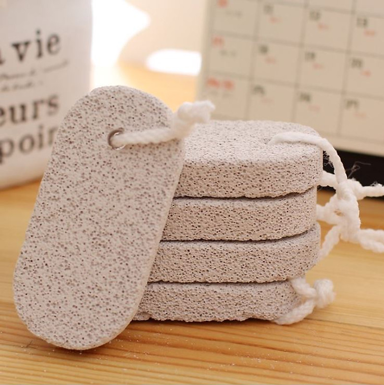 Stone sponge scrub with straps-tools grinding heel 3 in 1 multi-purpose-stone sponge scrub Oval has straps, stone exfoliating, states rub foot skin, stone grinding heel, planing heel-kivovi