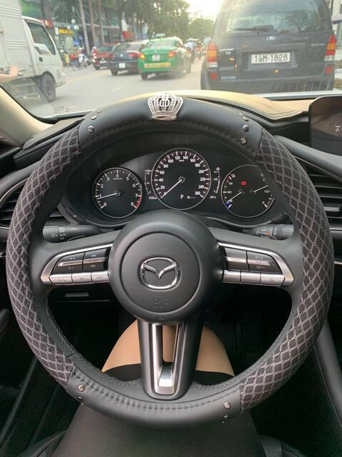 Steering Wheel Cover with High-Quality Leather Crown Logo Embellished with Stones