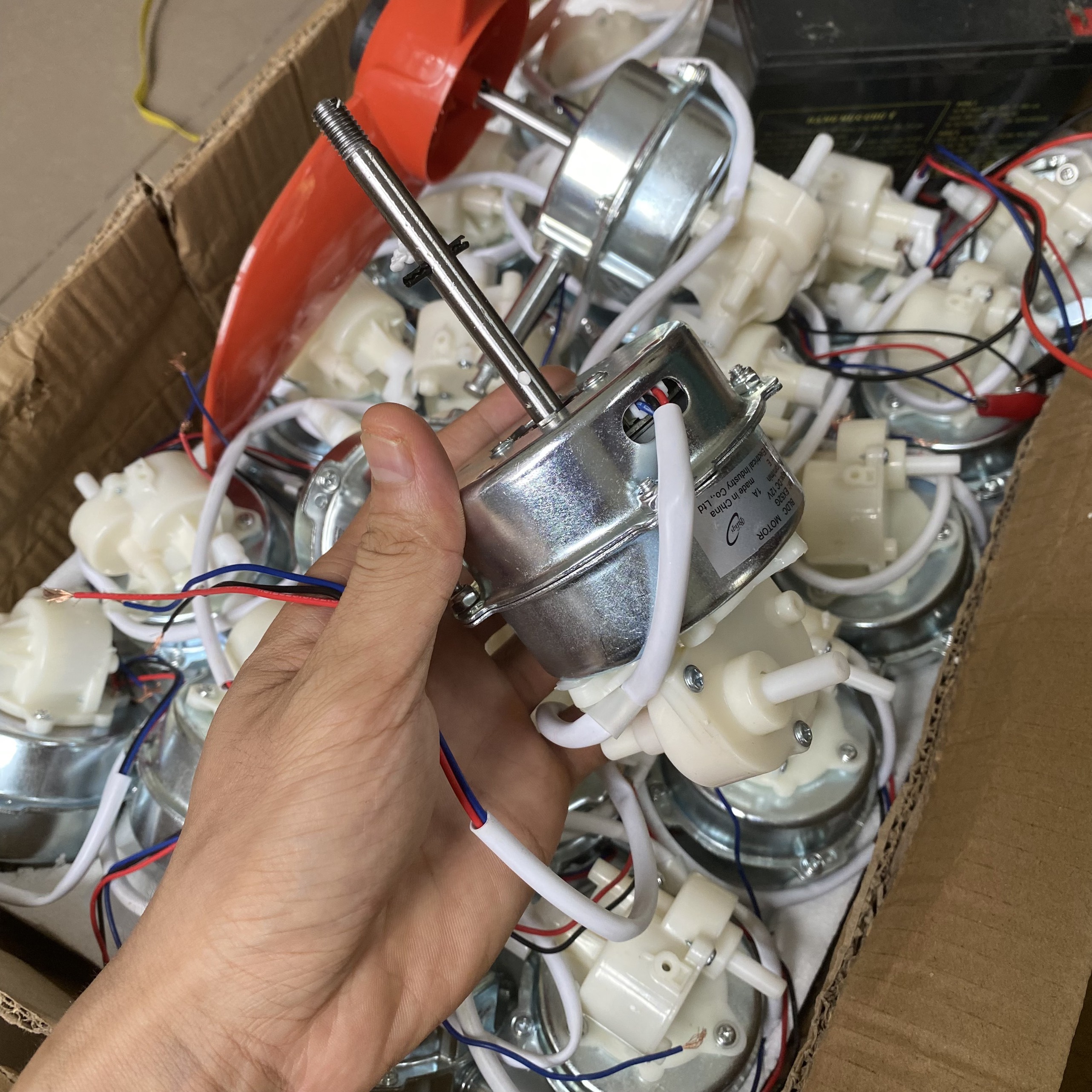 Đầu quạt điện 12v motor không chổi than
