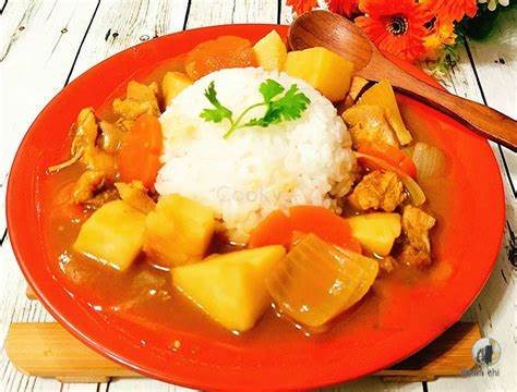 SỐT CÀ RI MEAT CURRY SAUCE SINGLONG 120G