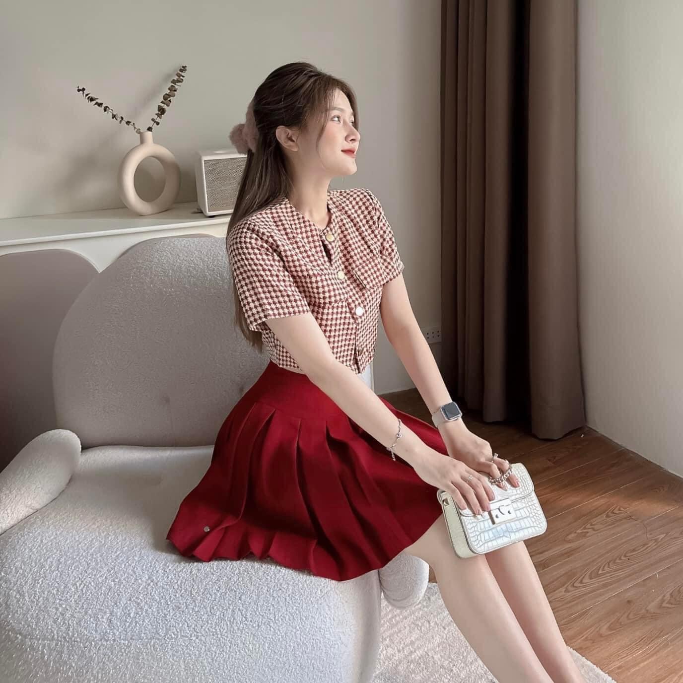 Set bộ thời trang nữ 2 món áo khoác caro mix chân váy xếp ly phong cách, Set bộ 2 món khoác áo caro cổ tròn mix chân váy ngắn xếp ly, Set bộ siêu HOT 2 món áo khoác caro mix chân váy xếp ly MTB