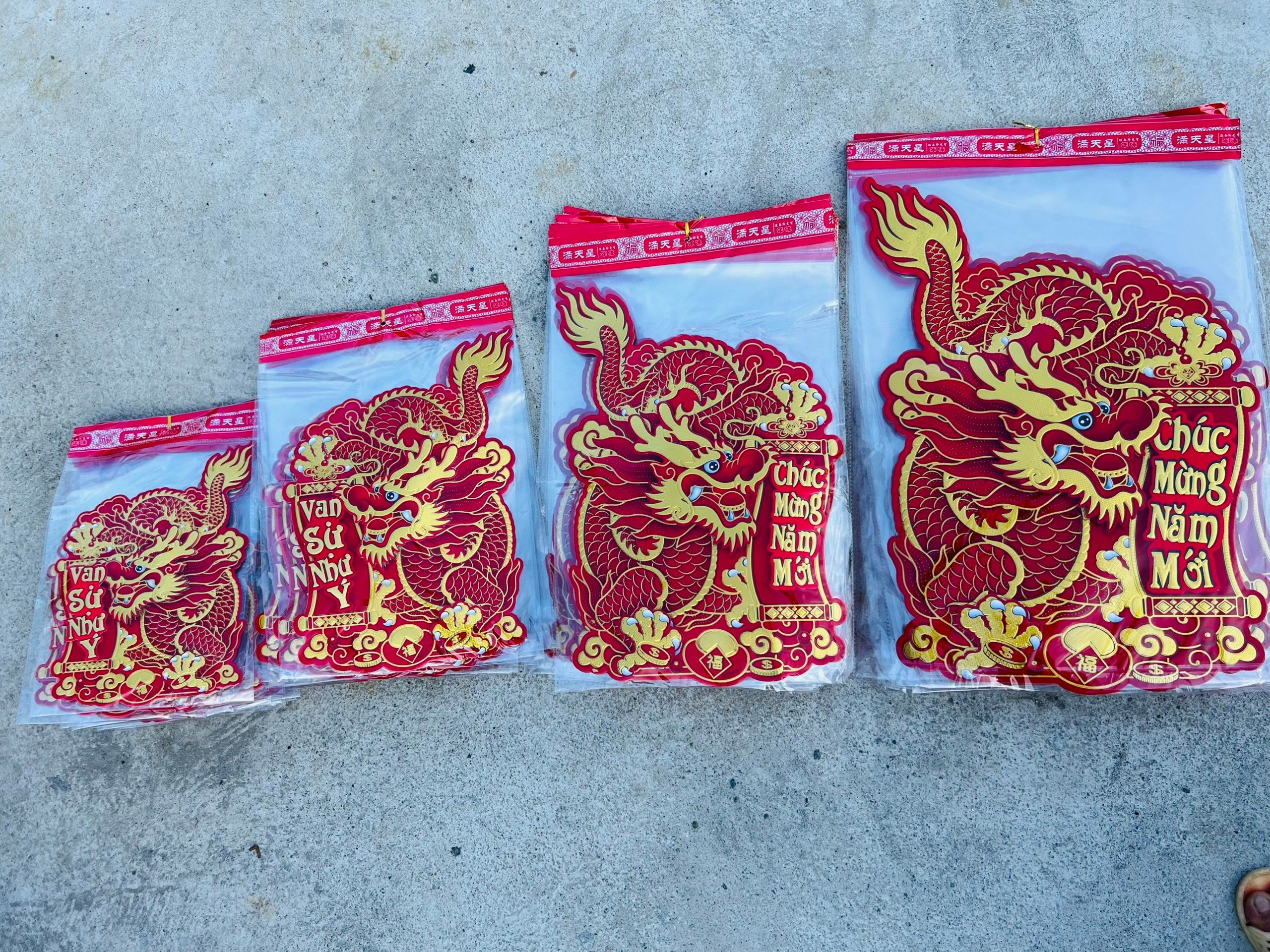 1 đôi decal dán cửa 3D trang trí tết 2023