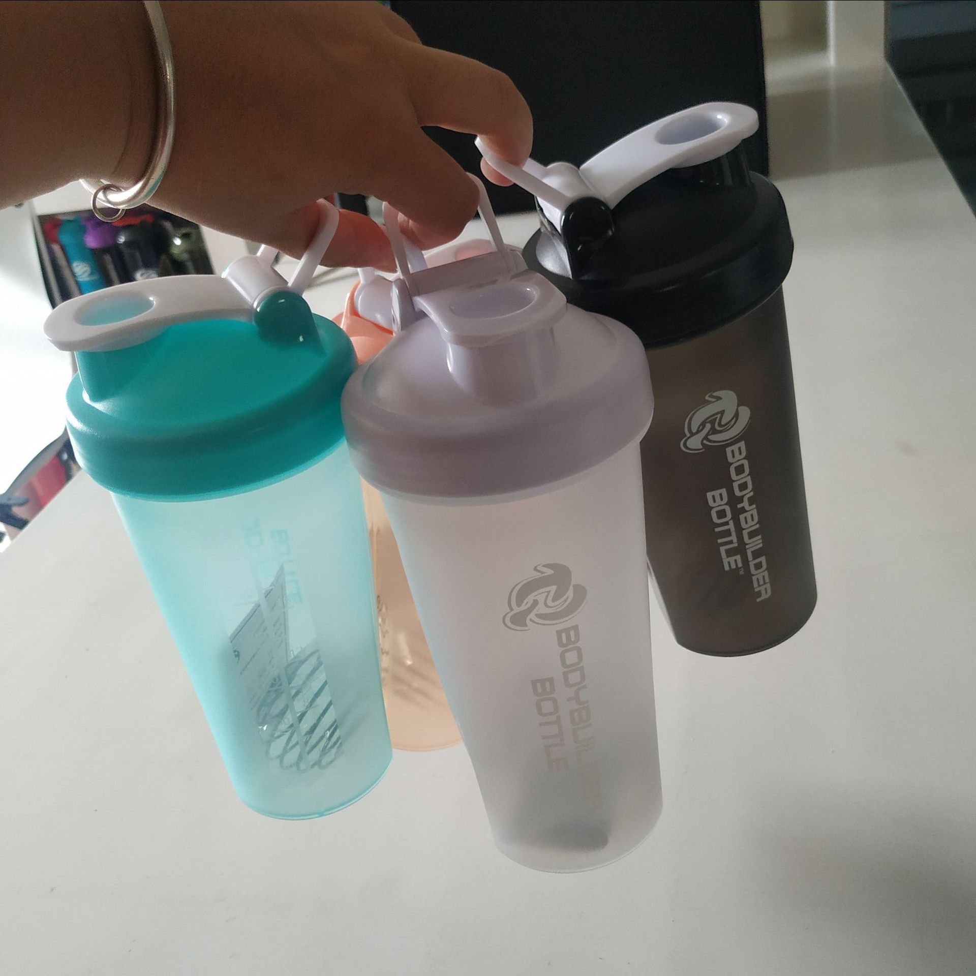 Bình Nước Thể Thao Tập Gym BODY BUILDER 600ML